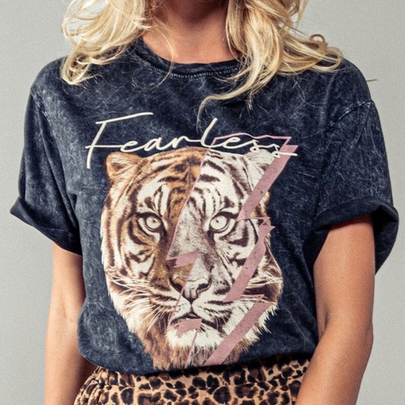 NEW IN TRENDY OVERSIZED MINERAL WASHED FEARLESS TIGER GRAPHIC TEE - Picture 4 of 7